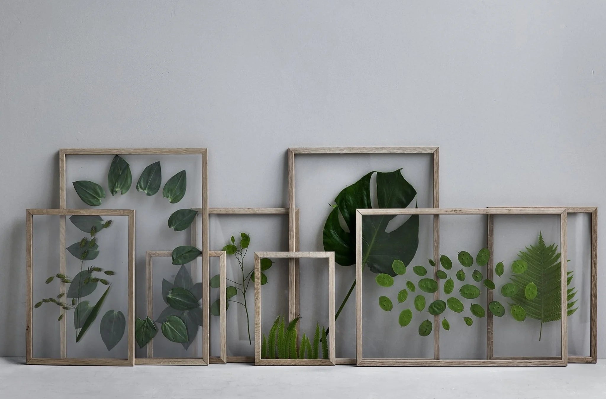 Moebe A3 Oak Frame: Stylish European Design with Acrylic Glass