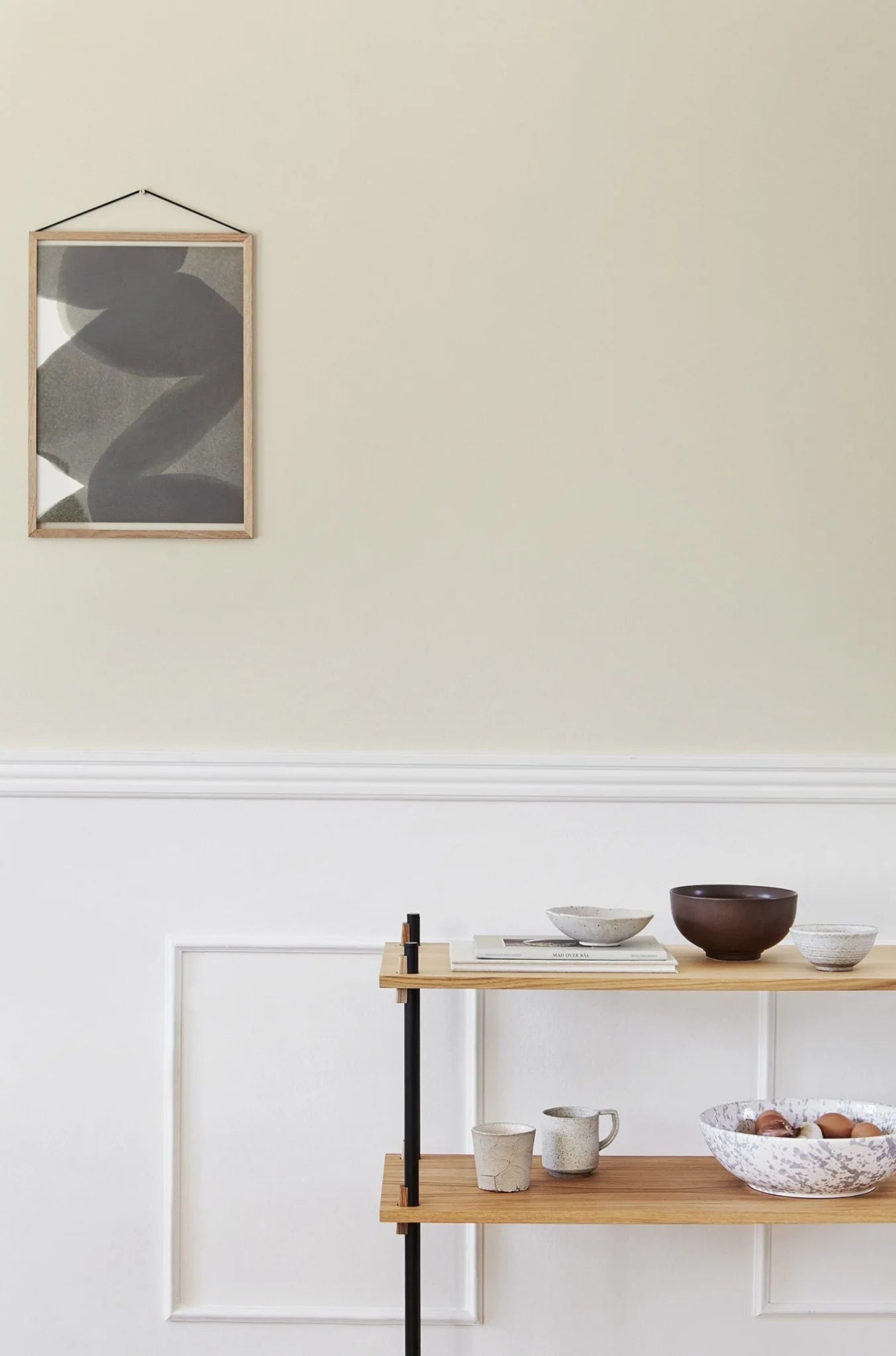 Moebe A4 Oak Frame: Stylish Acrylic & Oak Design, Made in Europe