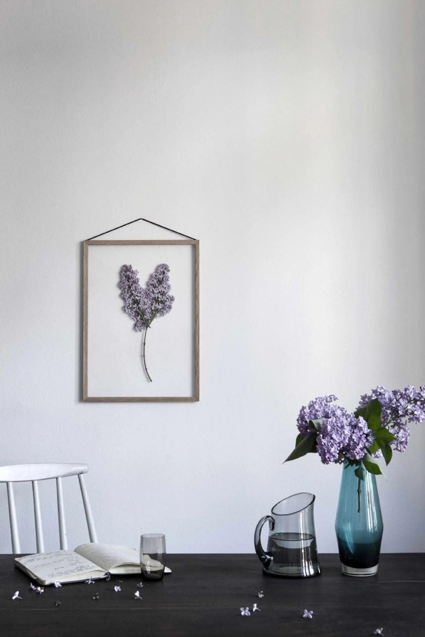 Moebe A3 Oak Frame: Stylish European Design with Acrylic Glass