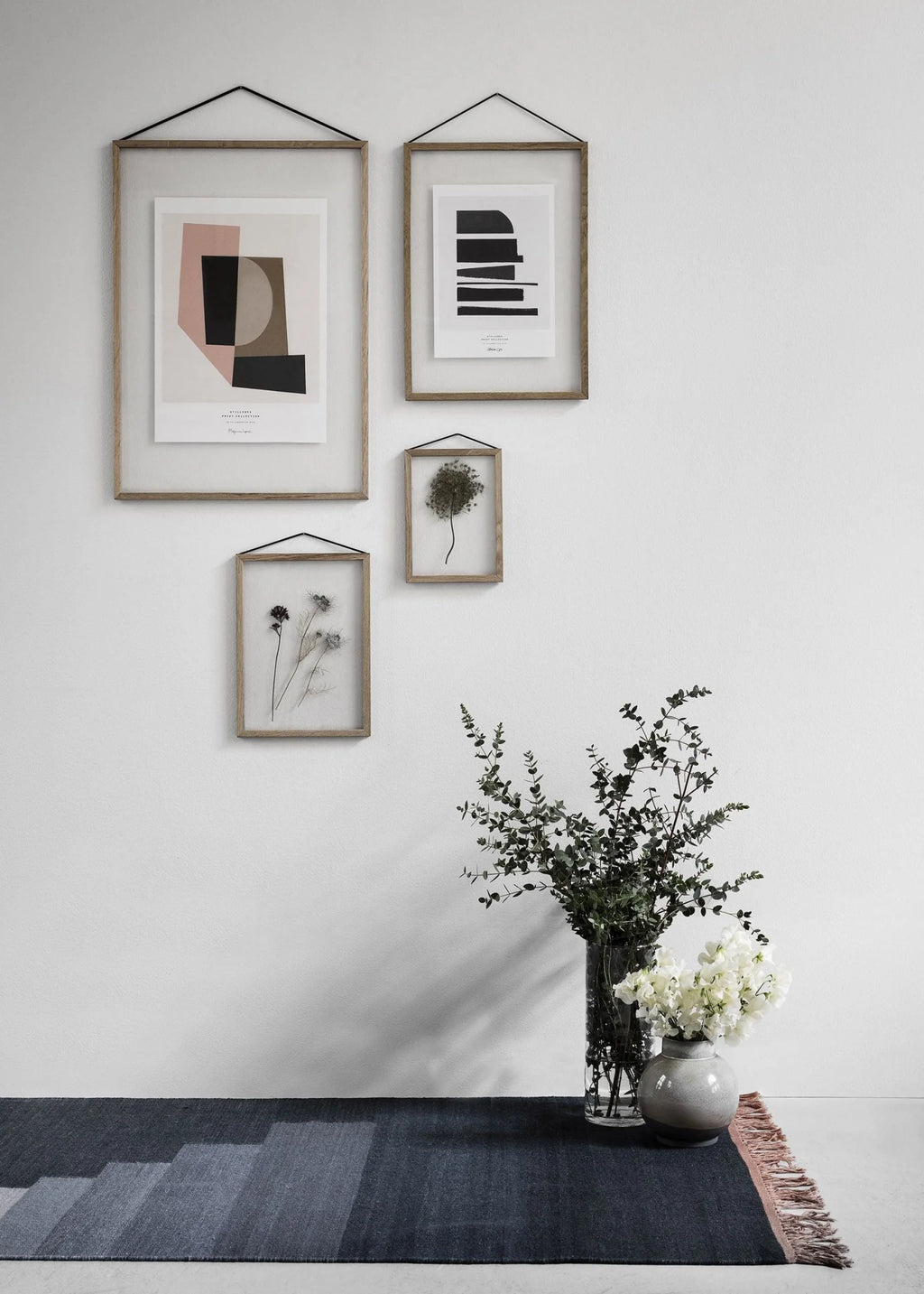 Moebe A4 Oak Frame: Stylish Acrylic & Oak Design, Made in Europe