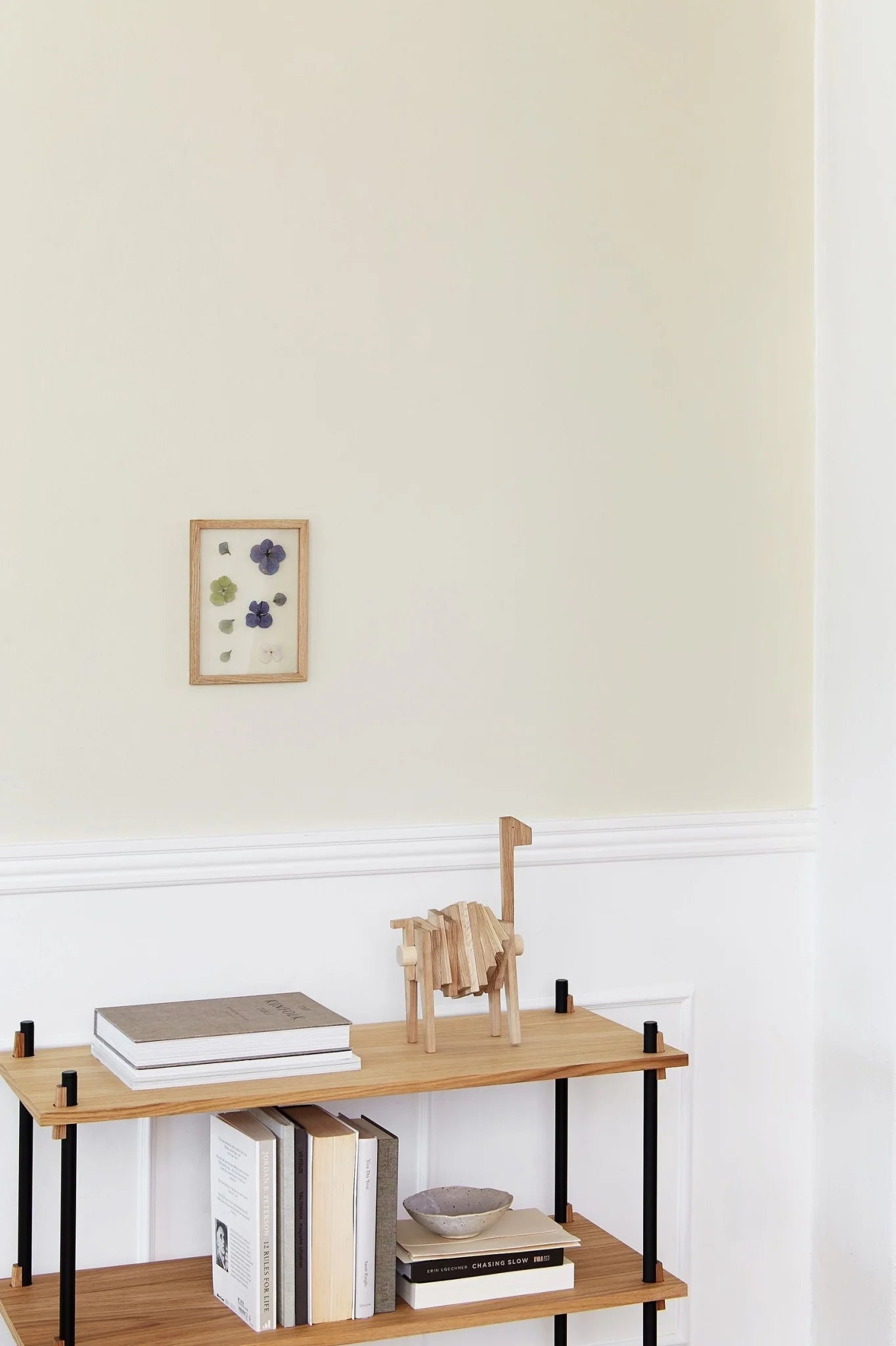 Moebe A4 Oak Frame: Stylish Acrylic & Oak Design, Made in Europe