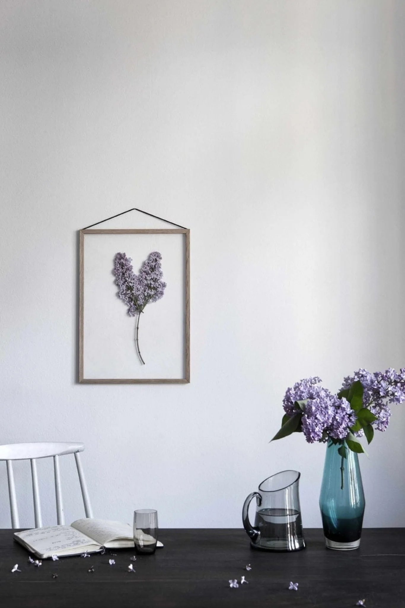 Moebe A4 Oak Frame: Stylish Acrylic & Oak Design, Made in Europe