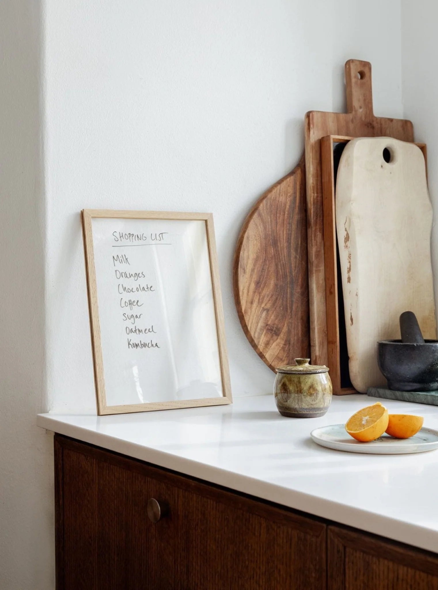 Moebe A4 Oak Frame: Stylish Acrylic & Oak Design, Made in Europe