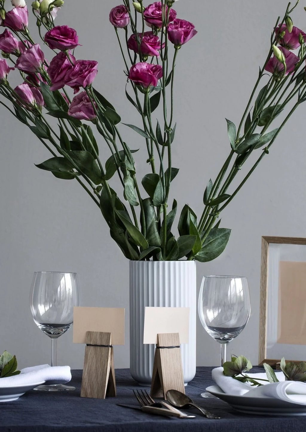 Moebe A4 Oak Frame: Stylish Acrylic & Oak Design, Made in Europe