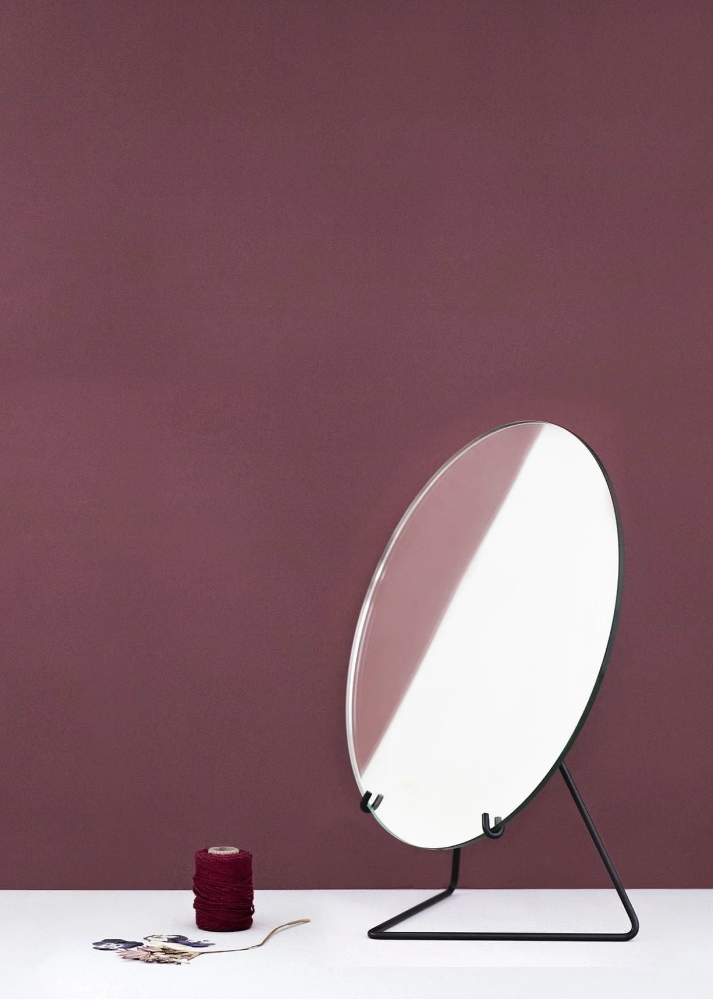 Sleek Moebe Standing Mirror Ø30 cm in Black - Minimalist Design