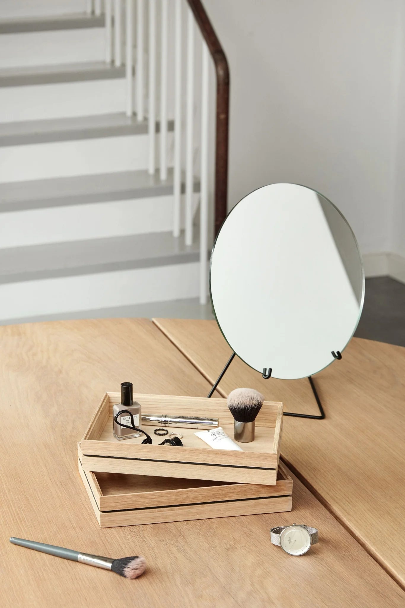 Sleek Moebe Standing Mirror Ø30 cm in Black - Minimalist Design