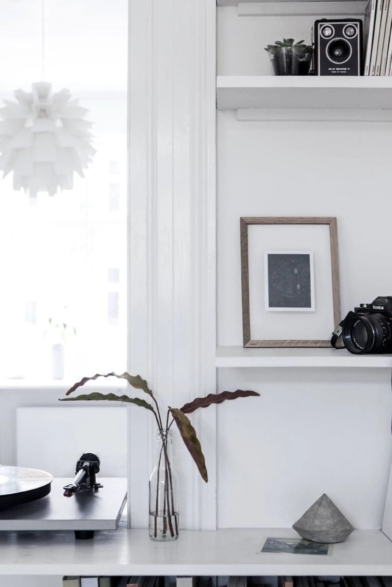 Moebe A4 Oak Frame: Stylish Acrylic & Oak Design, Made in Europe