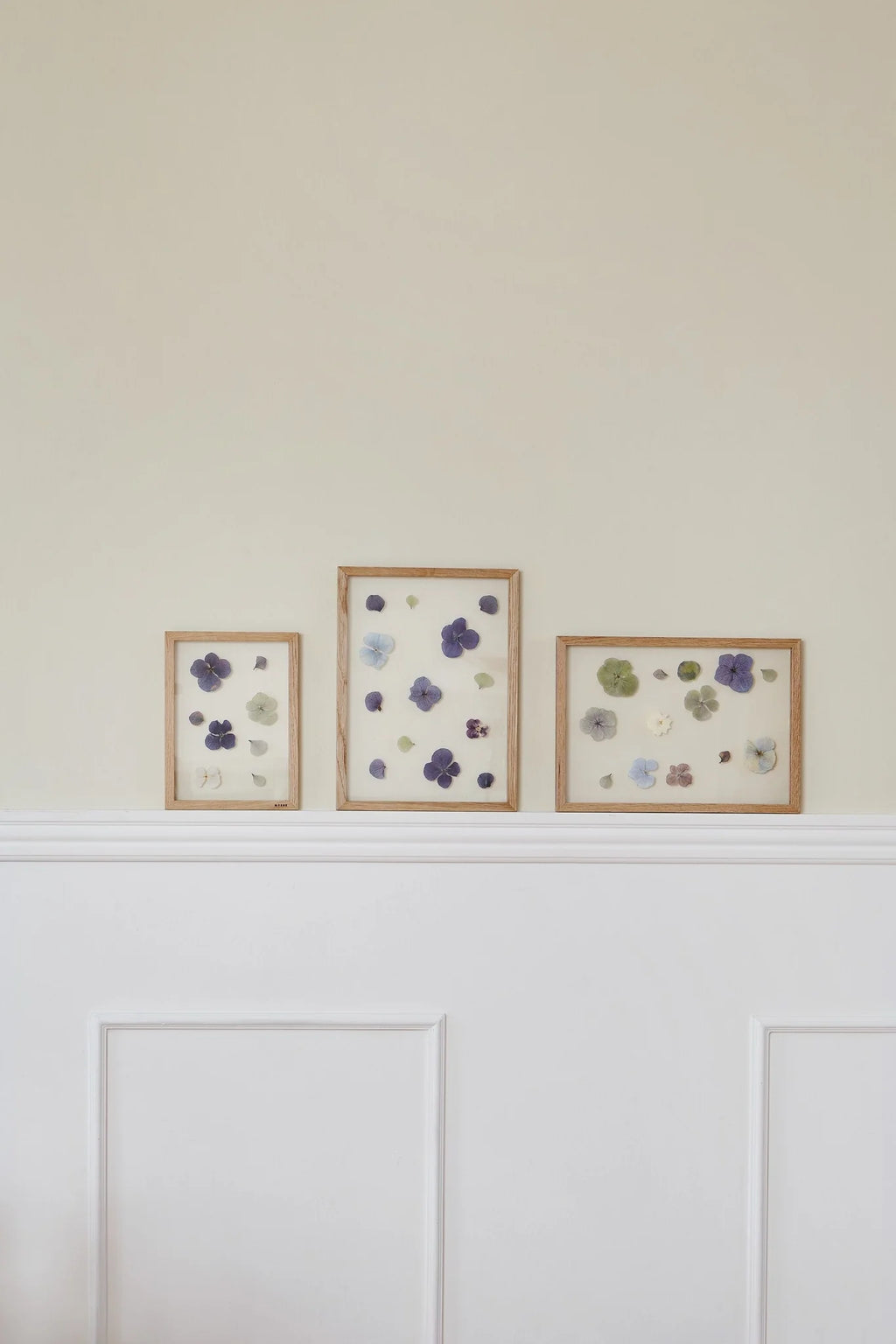 Moebe A3 Oak Frame: Stylish European Design with Acrylic Glass